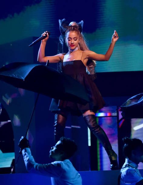 Recording artist Ariana Grande performs during the 2018 Billboard Music Awards at MGM Grand Garden Arena on May 20, 2018 in Las Vegas, Nevada. (472×612)