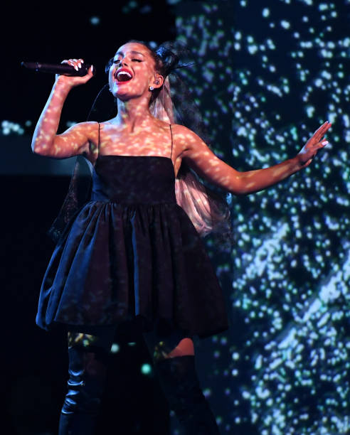 Recording artist Ariana Grande performs during the 2018 Billboard Music Awards at MGM Grand Garden Arena on May 20, 2018 in Las Vegas, Nevada. (492×612)
