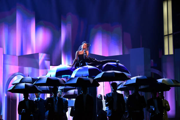 Recording artist Ariana Grande performs onstage at the 2018 Billboard Music Awards at MGM Grand Garden Arena on May 20, 2018 in Las Vegas, Nevada. (612×407)