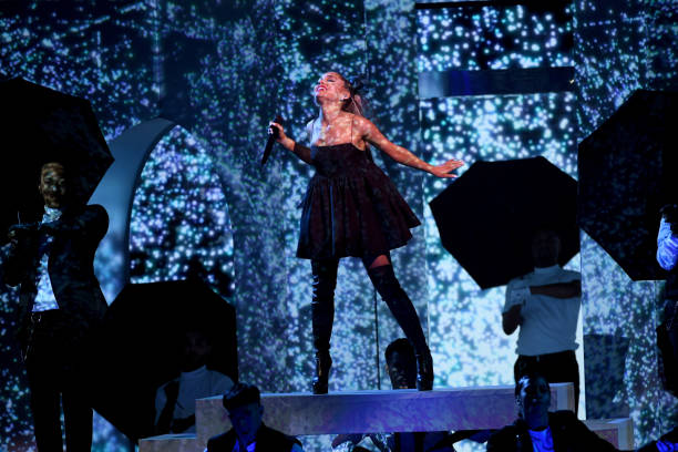 Recording artist Ariana Grande performs onstage during the 2018 Billboard Music Awards at MGM Grand Garden Arena on May 20, 2018 in Las Vegas, Nevada. — frame 60/126 (612×408)