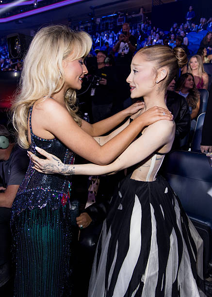 Sabrina Carpenter and Ariana Grande attend the 2025 MTV Video Music Awards at UBS Arena on September 07, 2025 in Elmont, New York. (437×612)