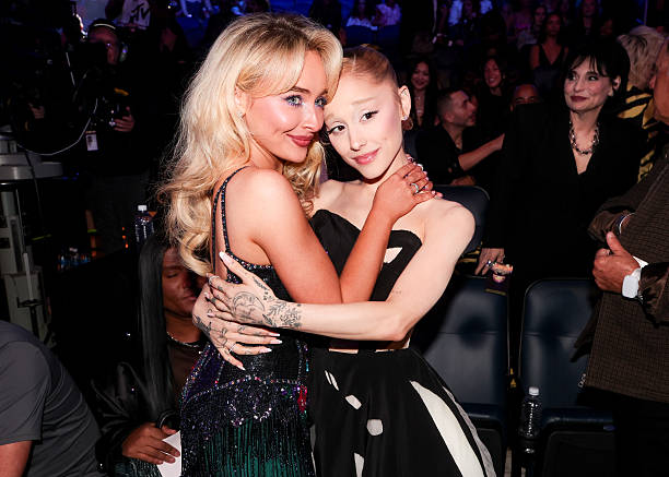 Sabrina Carpenter, Ariana Grande at the MTV Video Music Awards 2025 held at UBS Arena on September 07, 2025 in New York, New York. — frame 52/100 (612×437)