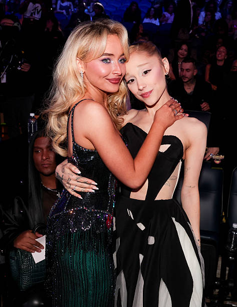 Sabrina Carpenter, Ariana Grande at the MTV Video Music Awards 2025 held at UBS Arena on September 07, 2025 in New York, New York. — frame 51/100 (473×612)