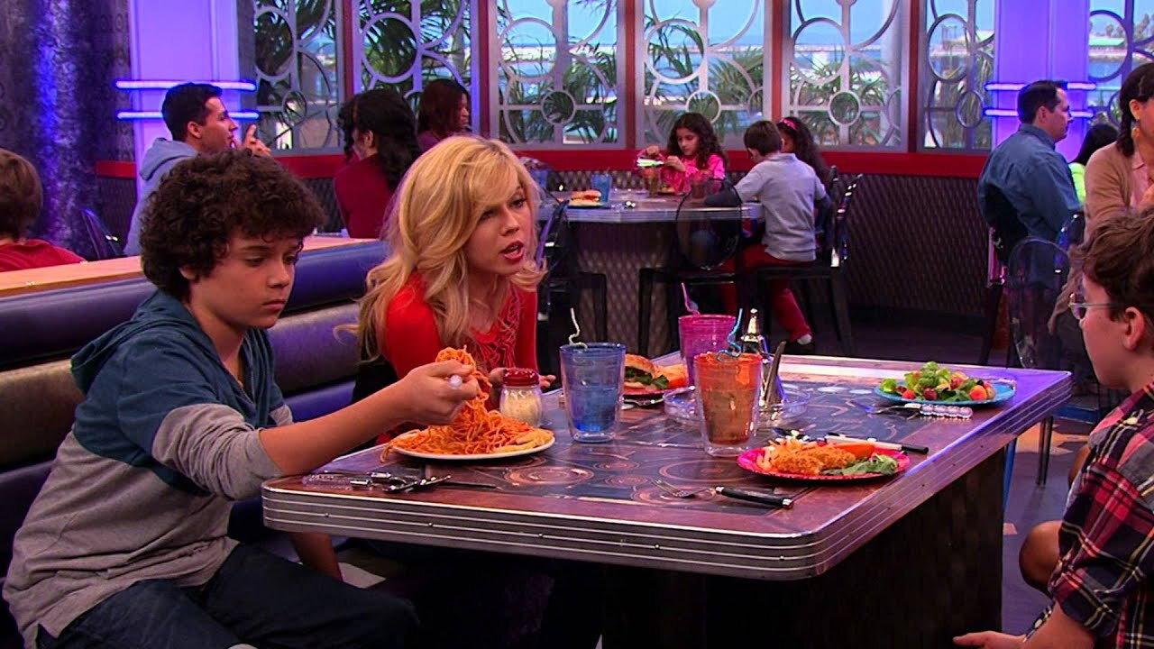 Sam & Cat S01E22 — #Lumpatious (Ariana Grande as Cat Valentine) (1280×720)