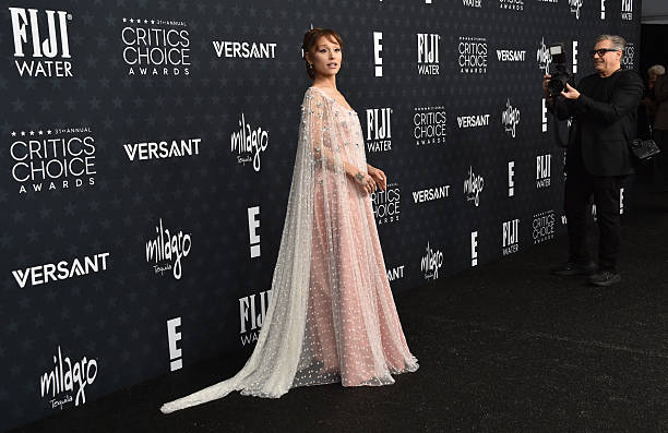 Singer actress Ariana Grande attends the 31st Annual Critics Choice Awards at Barker Hangar in Santa Monica, California, on January 4, 2026. — frame 16/69 (612×397)
