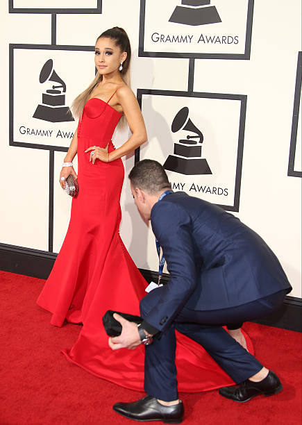 Singer Ariana Grande attends The 58th GRAMMY Awards at Staples Center on February 15, 2016 in Los Angeles, California. — frame 23/38 (435×612)