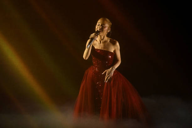 Singer-songwriter Ariana Grande performs onstage during the 97th Annual Academy Awards at the Dolby Theatre in Hollywood, California on March 2, 2025. — frame 11/12 (612×408)