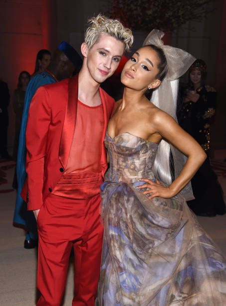 Troye Sivan and Ariana Grande attend the Heavenly Bodies: Fashion & The Catholic Imagination Costume Institute Gala at The Metropolitan Museum of Art on May 7, 2018 in New York City. (453×612)
