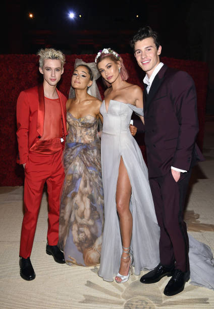 Troye Sivan, Ariana Grande, Hailey Baldwin, and Shawn Mendes attend the Heavenly Bodies: Fashion & The Catholic Imagination Costume Institute Gala at The Metropolitan Museum of Art on May 7, 2018 in New York City. (424×612)