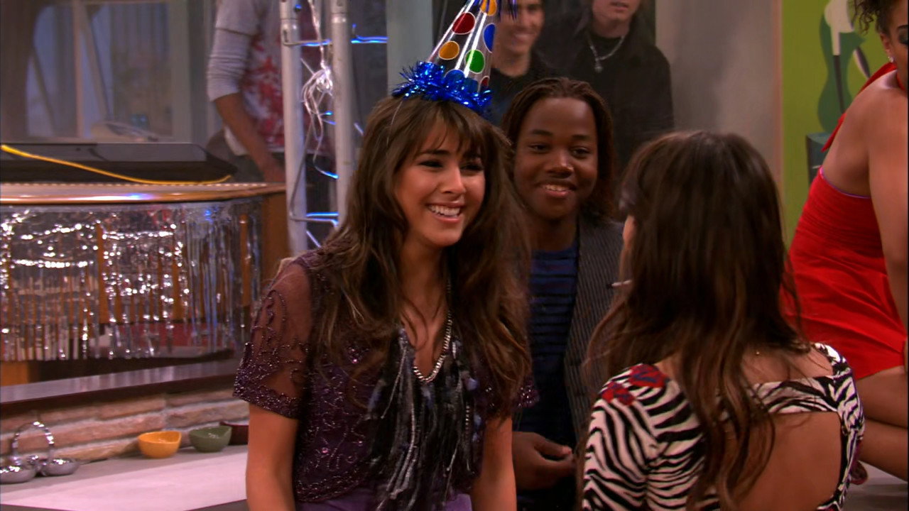 Victorious S01E04 — The Birthweek Song (Ariana Grande as Cat Valentine) (1280×720)