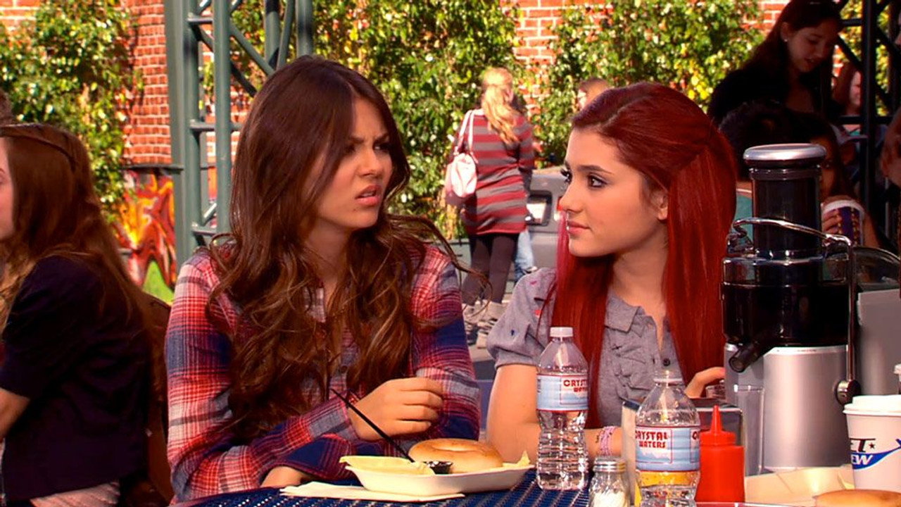 Victorious S01E07 — Robarazzi (Ariana Grande as Cat Valentine)