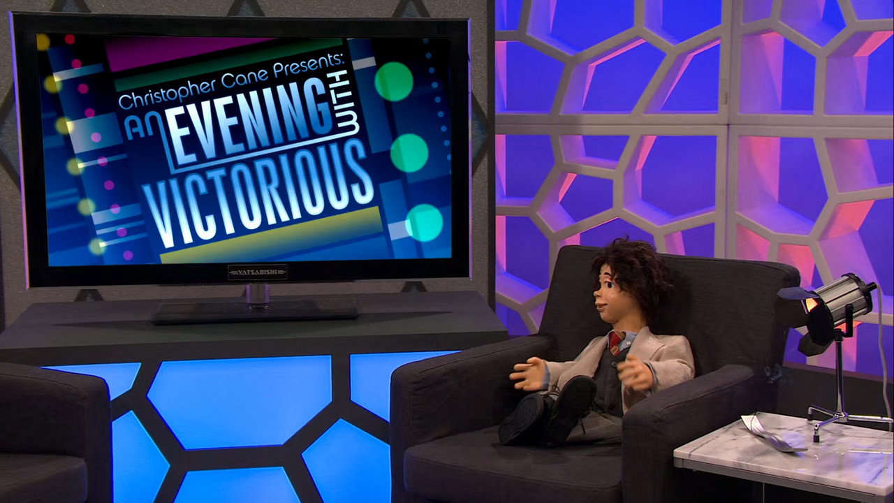 Victorious S02E13 — Blooptorious (Ariana Grande as Cat Valentine)