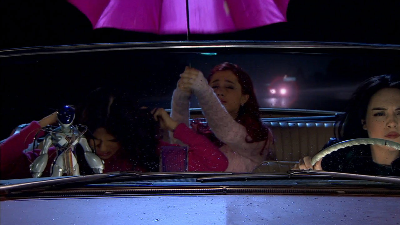 Victorious S03E05 — Car, Rain & Fire (Ariana Grande as Cat Valentine) (1280×720)